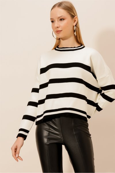 Bisiklet Yaka Kalın Çizgili Crop Triko KAZAK