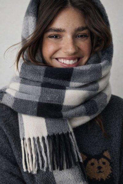 Kadın Premium Desenli Püsküllü Buklet Triko Atkı ŞAL