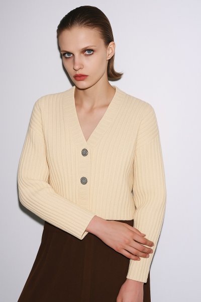 V Yaka Düğmeli Triko HIRKA