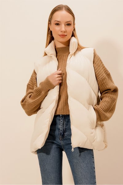 Dik Yaka Kısa Dolumlu YELEK