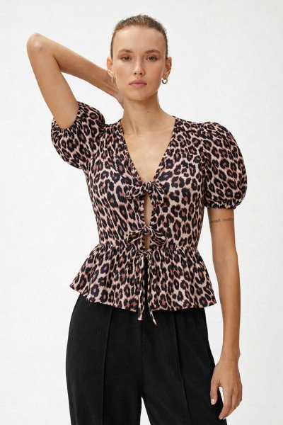 Leopar Desenli Bağlamalı Volanlı GÖMLEK